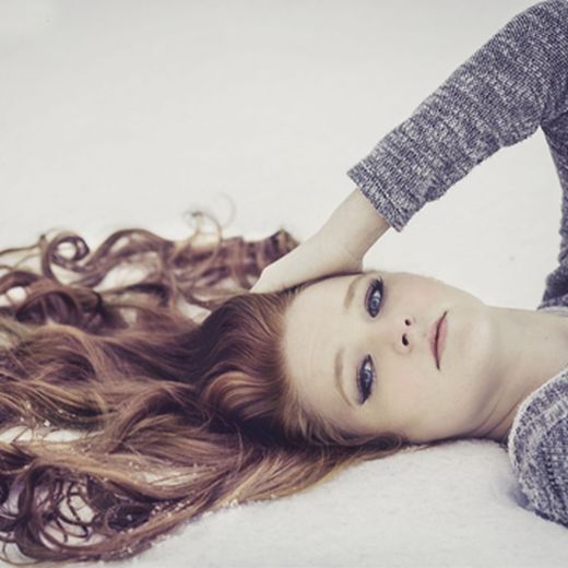 Cómo lucir una melena bonita si tienes un cabello graso