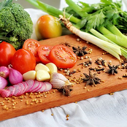 Dieta equilibrada y ejercicio para perder peso de manera segura