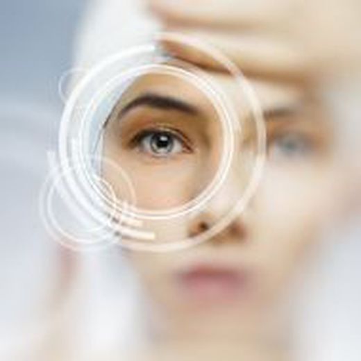 4 factores externos que perjudican nuestros ojos en verano