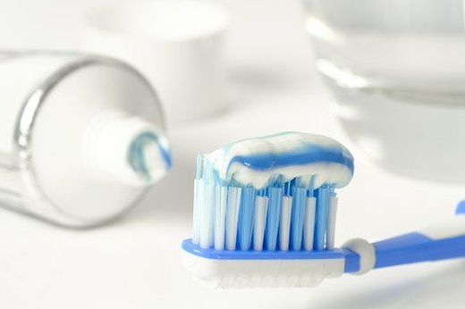 Cepillos duros vs cepillos blandos, ¿con cuál me quedo?