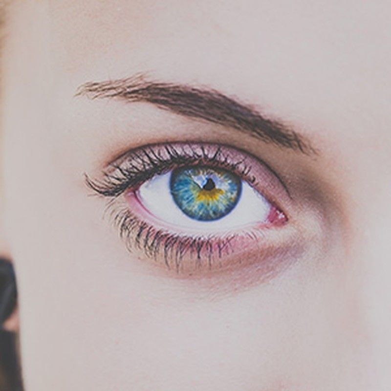 Cómo aplicar correctamente el contorno de ojos